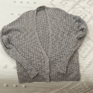 Wore once Free People x small gray baggy cardigan 80% cotton☘️☘️